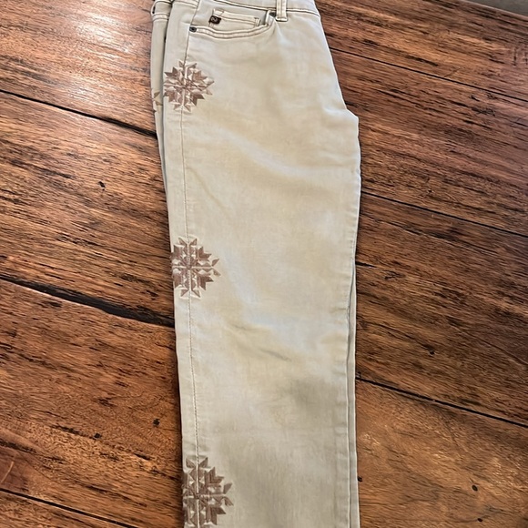 Dear John Tan Embroidered Crop Skinny Jean.  Size 26 - Picture 2 of 5